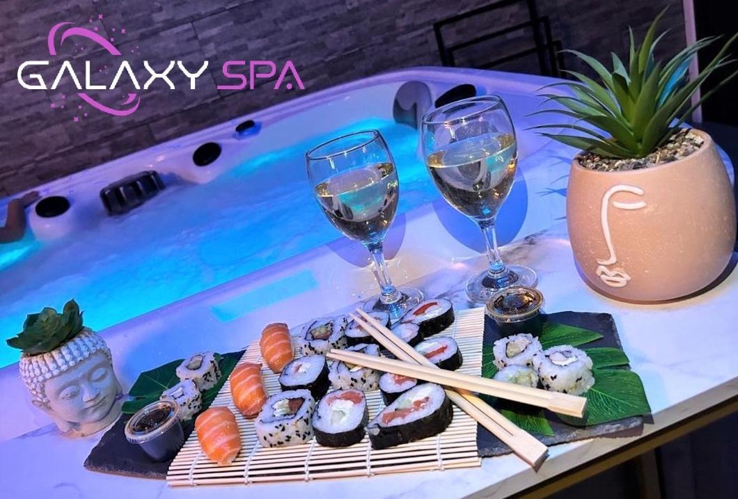 Galaxy Spa - Suite Venus Jacuzzi Et Sauna Privatif Champigneulles エクステリア 写真