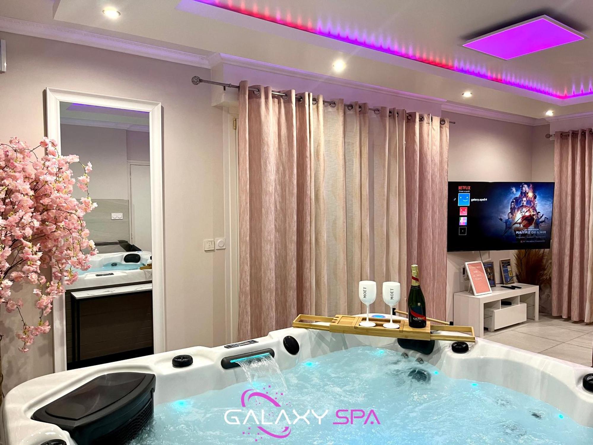 Galaxy Spa - Suite Venus Jacuzzi Et Sauna Privatif Champigneulles エクステリア 写真
